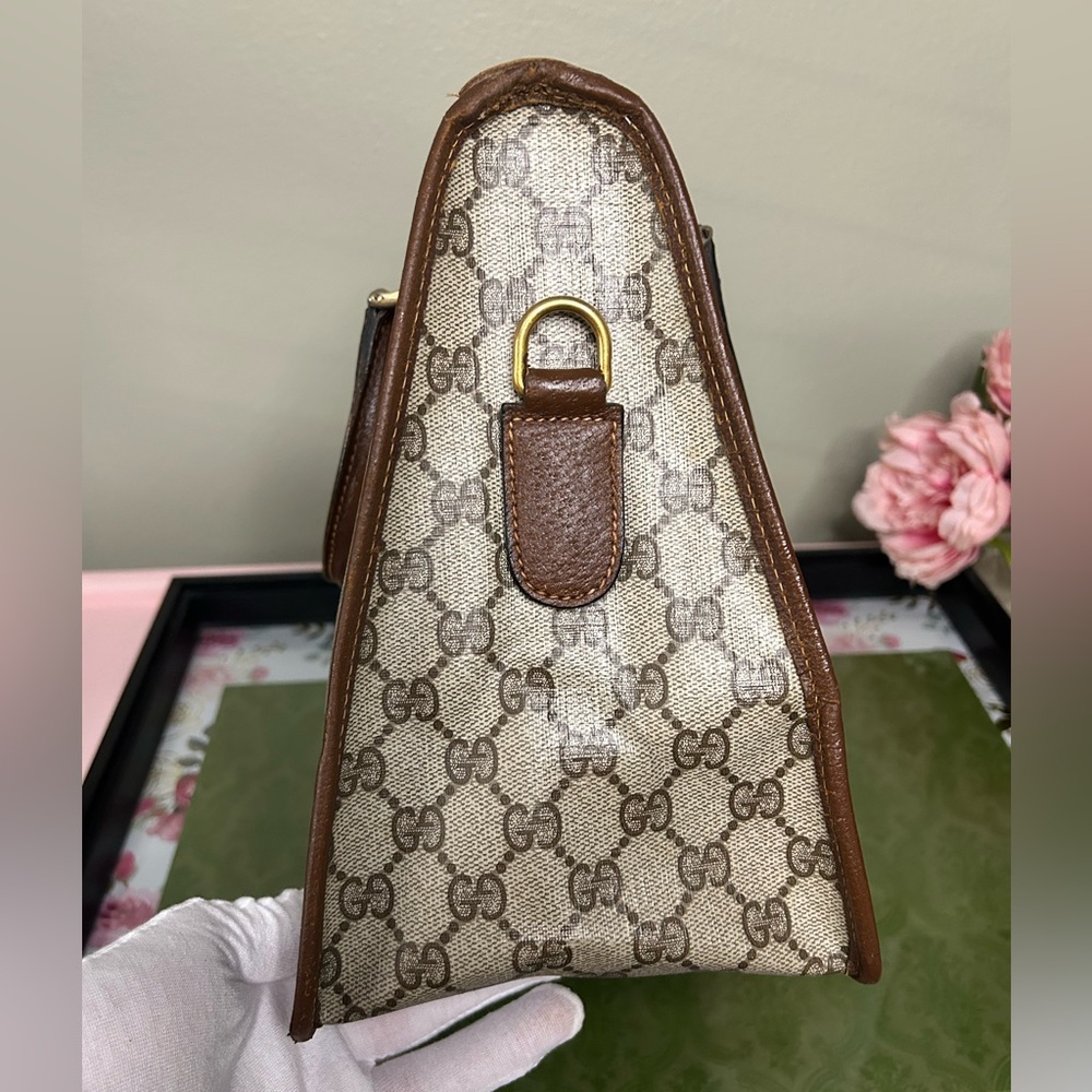 Gucci Beige and Brown Monogram 2-Way - Main zipper has been replaced - Picture 4 of 11